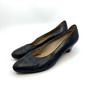 Ferragamo Perforated Paisley Blue Leather Women's 8.5 US